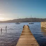 11 Priory Cottages, With Access On * Уиндермир