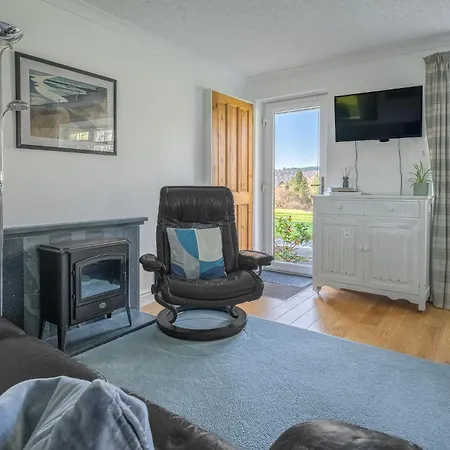 11 Priory Cottages, With Access On Windermere