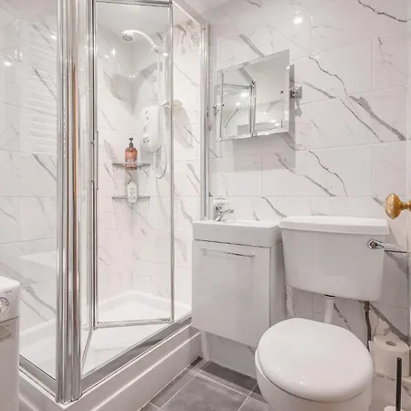 Prázdninový dům 11 Priory Cottages, With Access On *